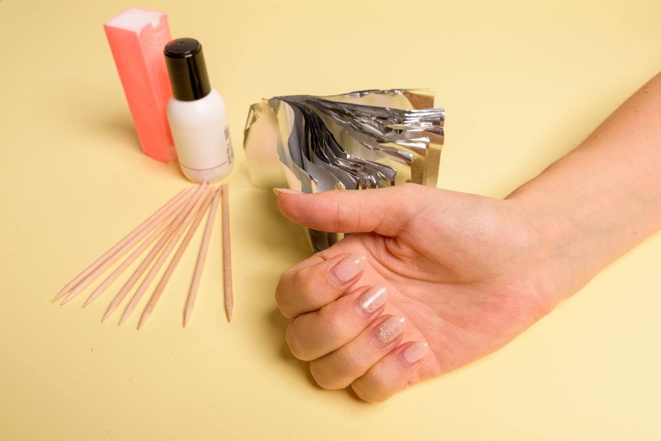 narzędzia potrzebne do zrobienia hybrydowych paznokci